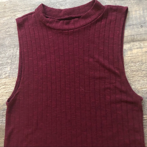 American Eagle burgundy large  sleeveless sweater - Picture 8 of 8